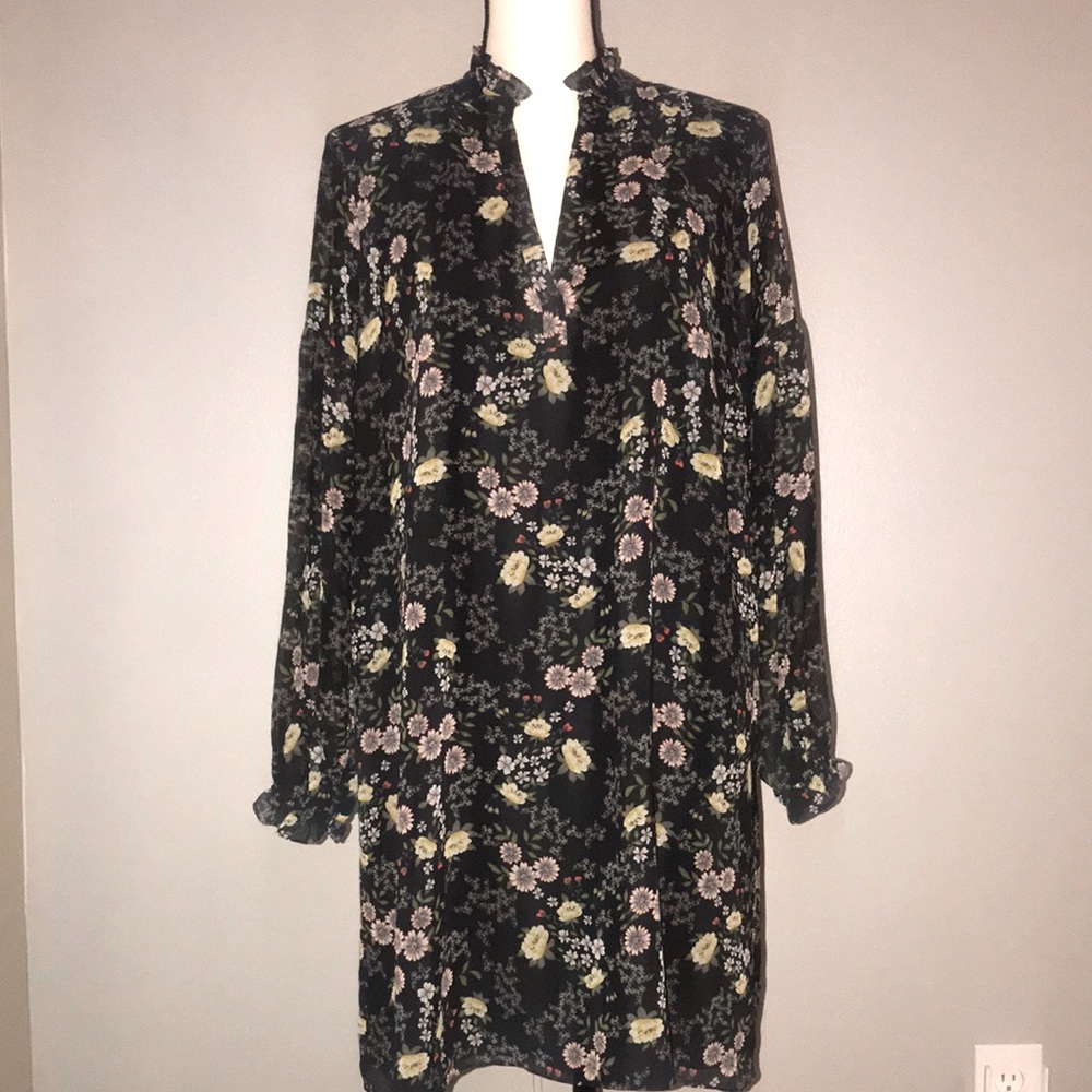 1. STATE Gorgeous Lined  Floral Tunic.